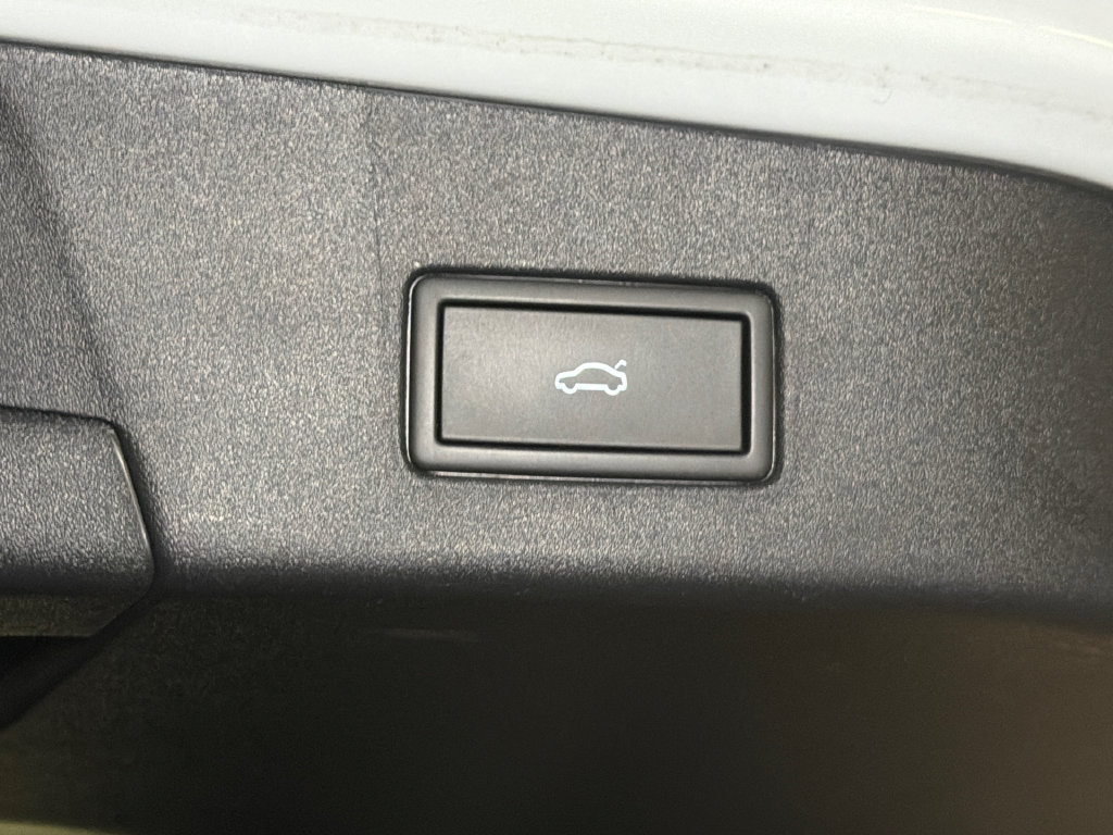 Used 2021 Volkswagen ID.4 Pro S RWD image 7