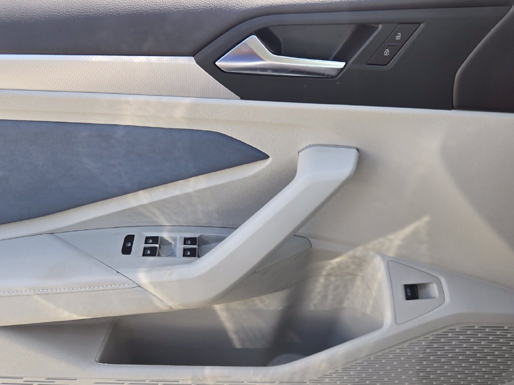 New 2027 Volkswagen Jetta SE FWD image 13