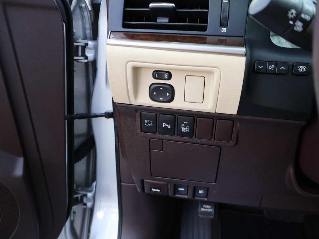 Used 2018 Lexus ES 350 w/ Luxury Package w/Wood Trim FWD image 31