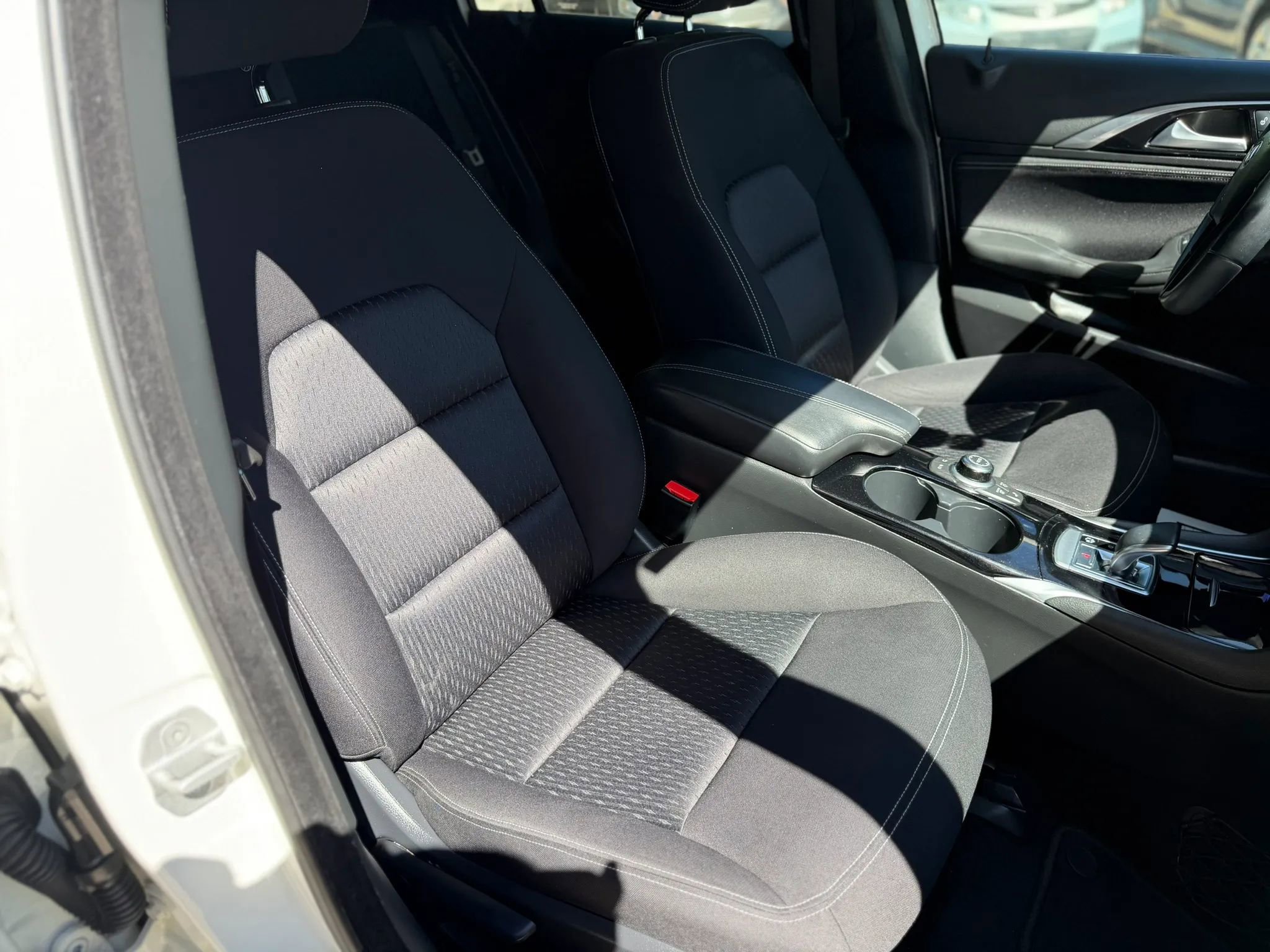 Used 2018 INFINITI QX30 image 19