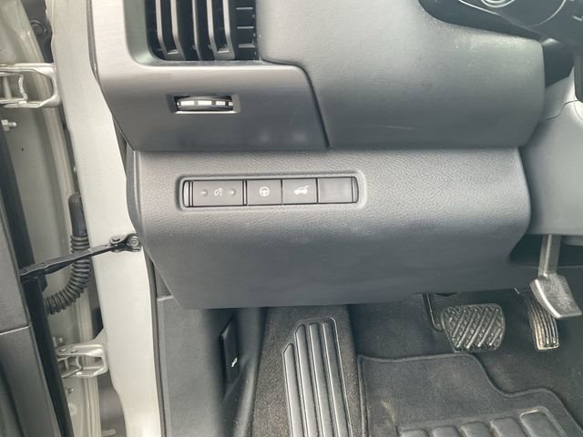 Used 2023 Nissan Pathfinder SL w/ Black Appearance Package AWD/4WD image 18