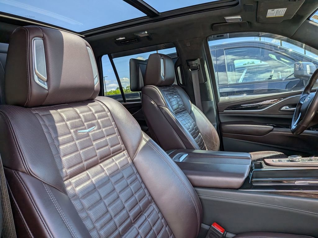 Used 2021 Cadillac Escalade Premium Luxury Platinum AWD/4WD image 26