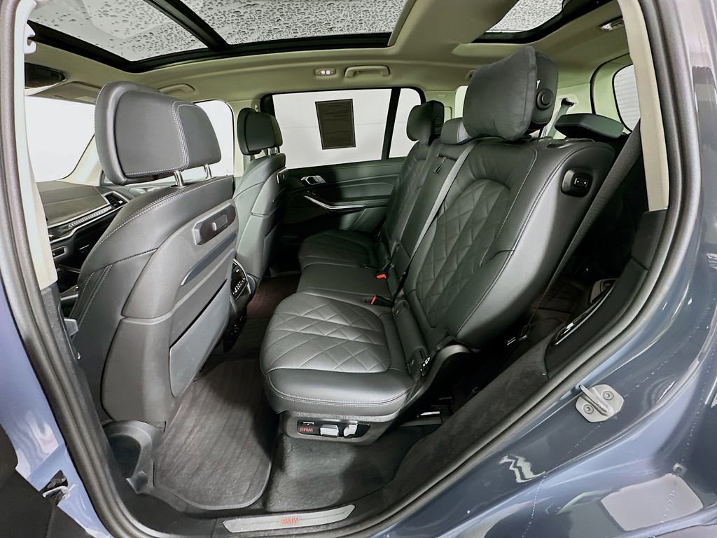 Used 2025 BMW X7 xDrive40i image 32