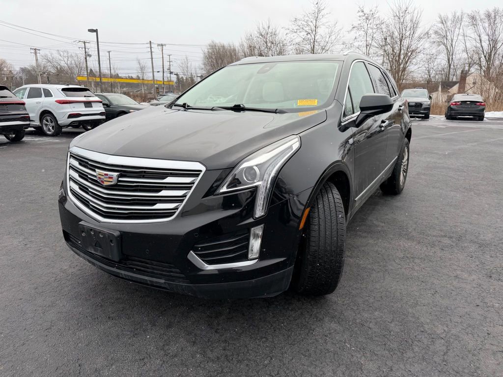 Used 2018 Cadillac XT5 Luxury w/ Driver Awareness Package image 3