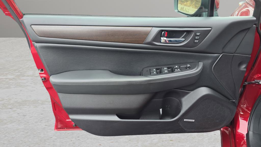 Used 2016 Subaru Legacy 3.6R Limited image 9