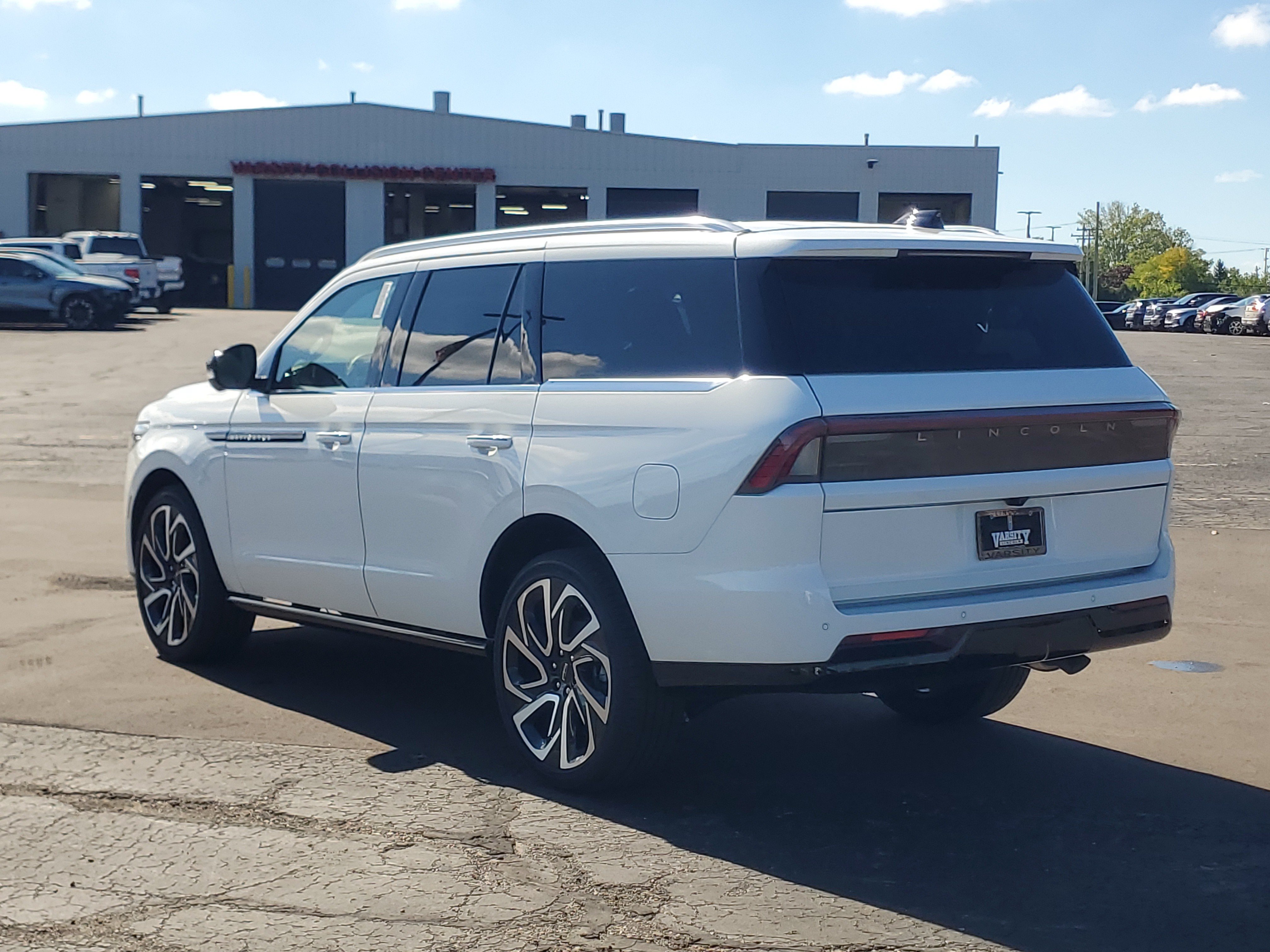 New 2027 Lincoln Navigator Black Label AWD/4WD image 3