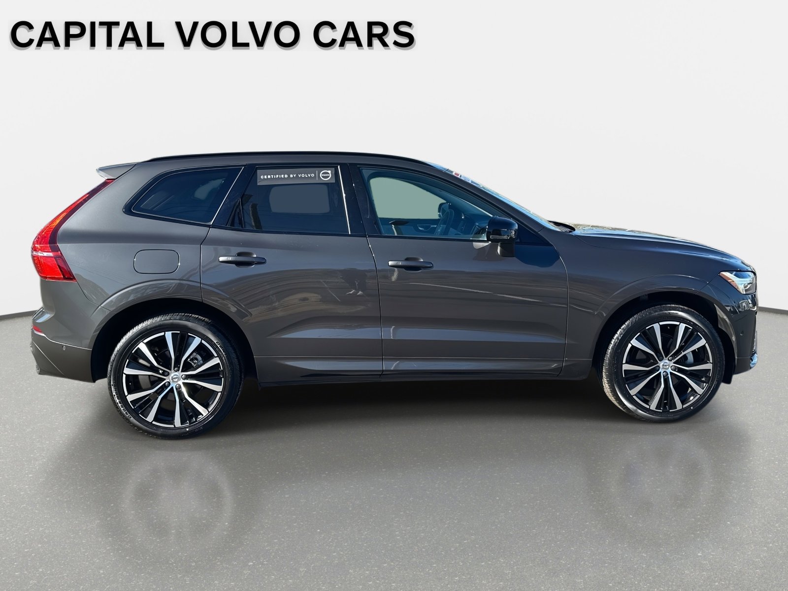 Certified 2023 Volvo XC60 B5 Plus w/ Climate Package image 4