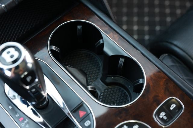Used 2018 Bentley Bentayga AWD/4WD image 52