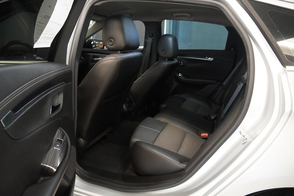 Used 2018 Chevrolet Impala LT FWD image 20