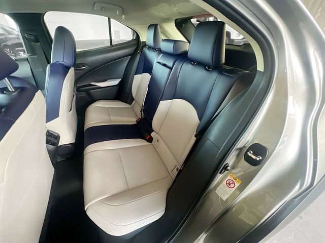 Used 2019 Lexus UX 250h image 27