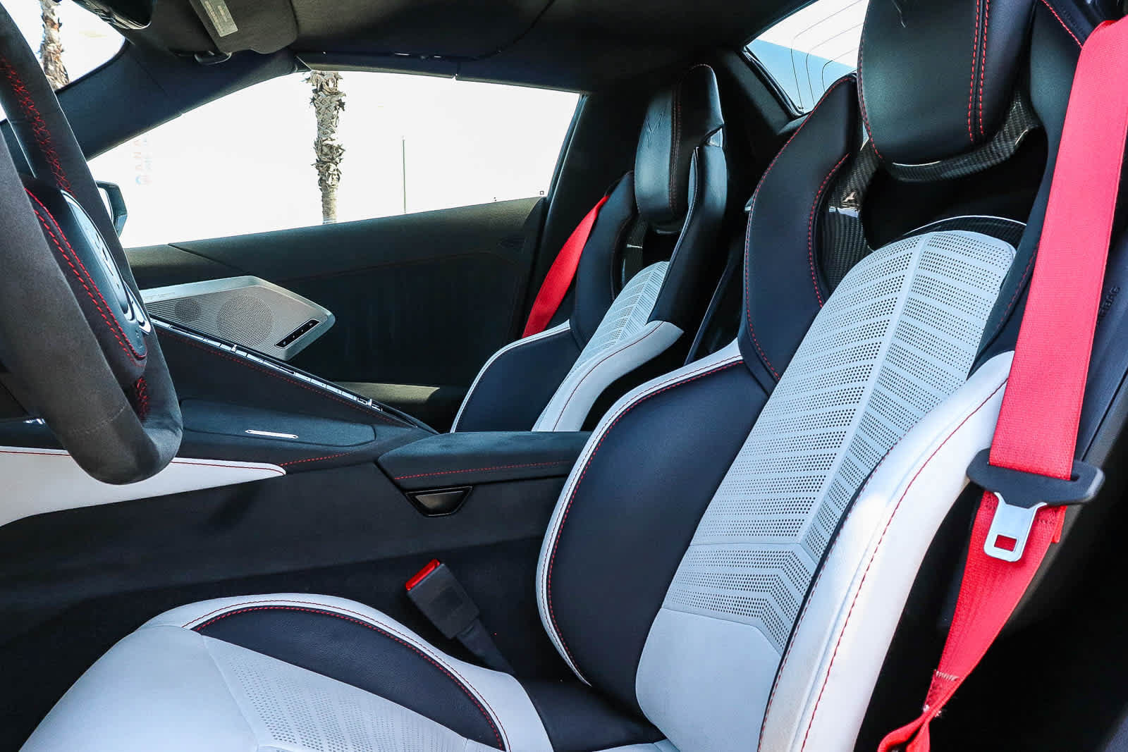 Used 2023 Chevrolet Corvette Stingray Premium Conv w/ Z51 Performance Package RWD image 32