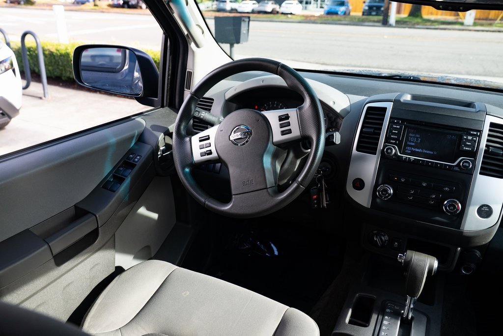 Used 2015 Nissan Xterra S image 9