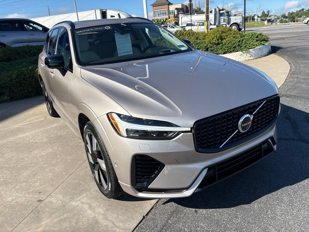 Certified 2025 Volvo XC60 T8 Ultra AWD/4WD image 4