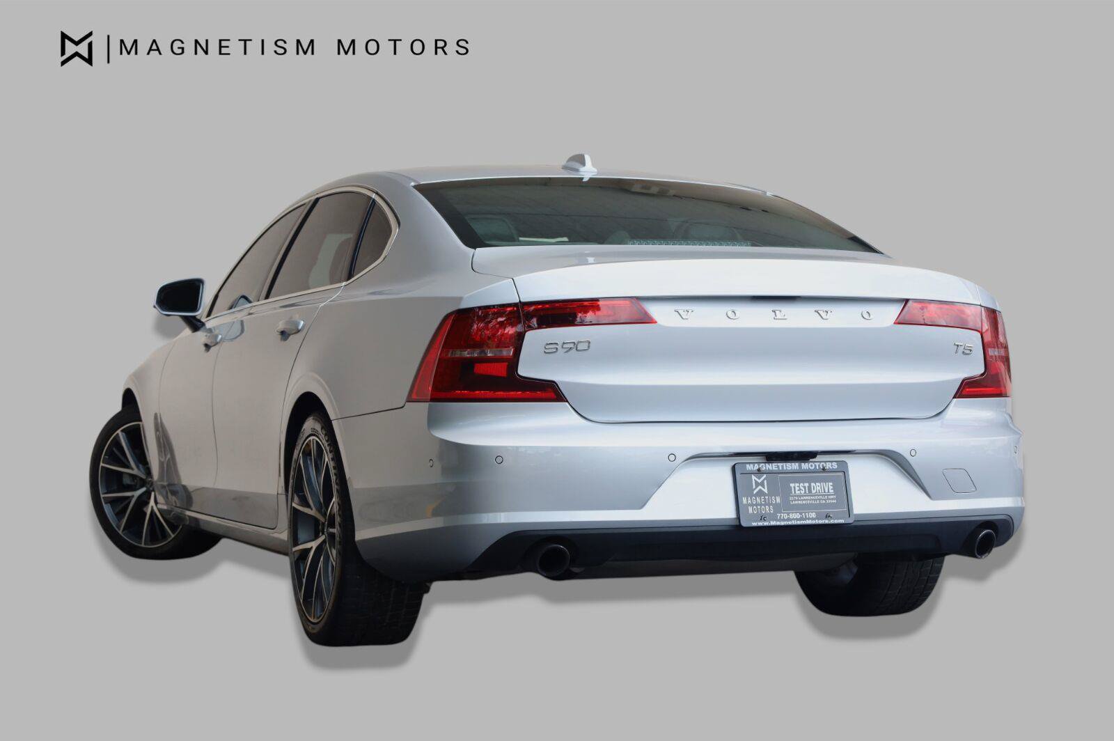 Used 2018 Volvo S90 T5 Momentum w/ Convenience Package FWD image 10