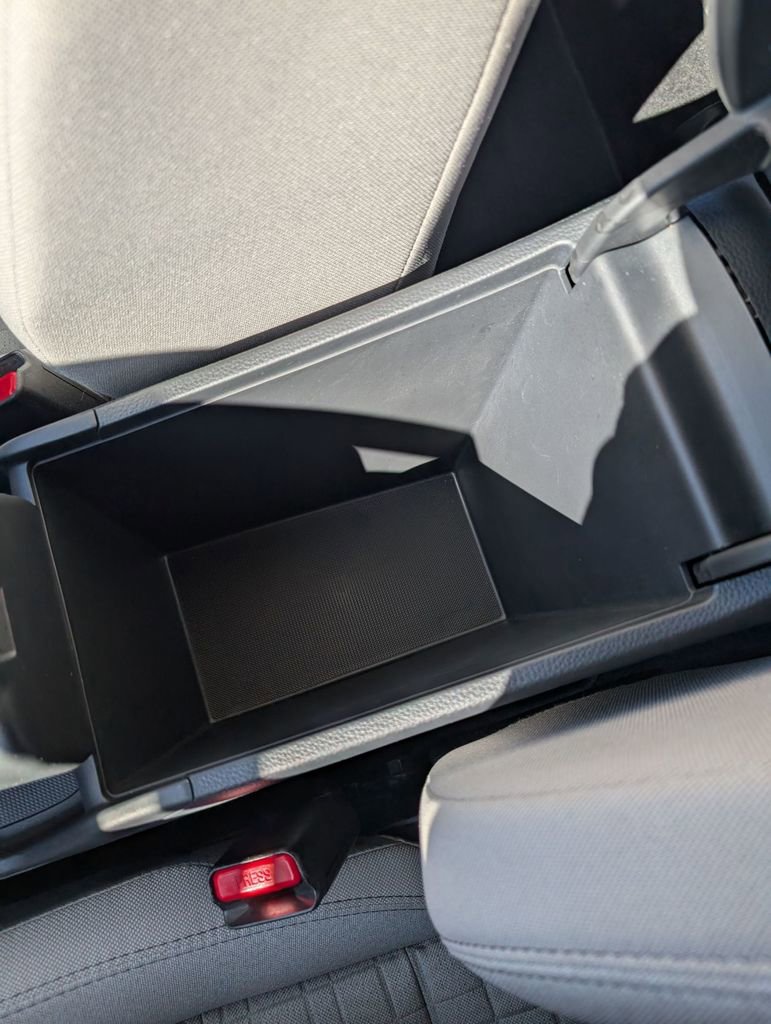 Used 2025 Honda HR-V LX image 37