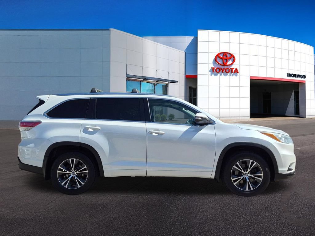 Used 2016 Toyota Highlander XLE AWD/4WD image 9