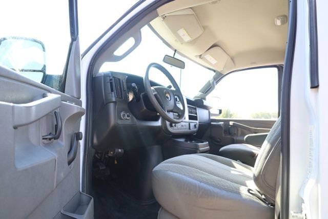 Used 2018 Chevrolet Express 2500 image 11