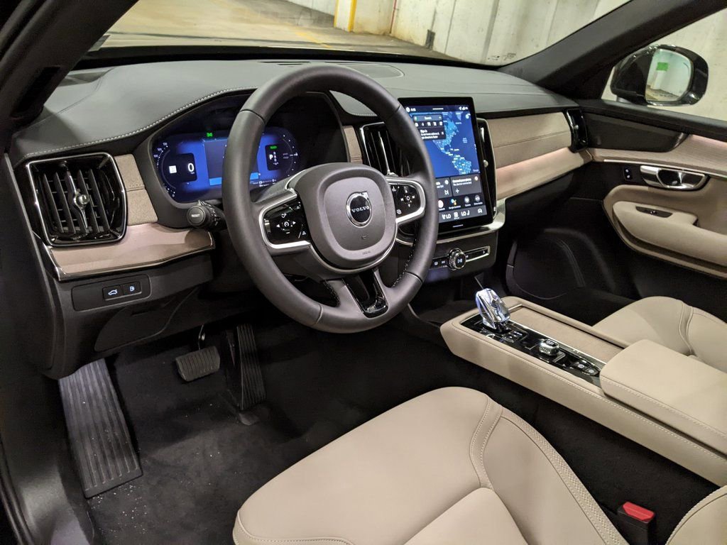 New 2026 Volvo XC90 T8 Plus w/ Protection Package Premier AWD/4WD image 8