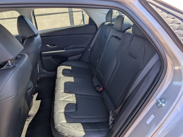 Used 2025 Hyundai Elantra Limited image 18