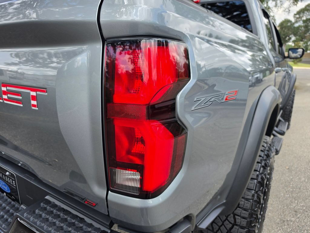Used 2025 Chevrolet Colorado ZR2 AWD/4WD image 12