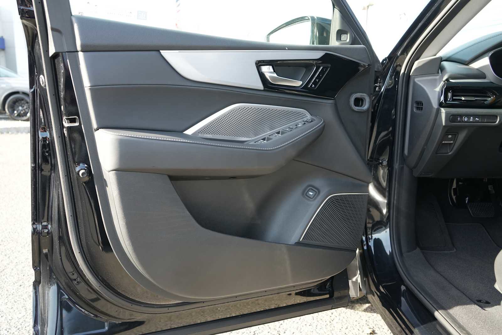 Certified 2023 Acura MDX SH-AWD w/ Technology Package image 33