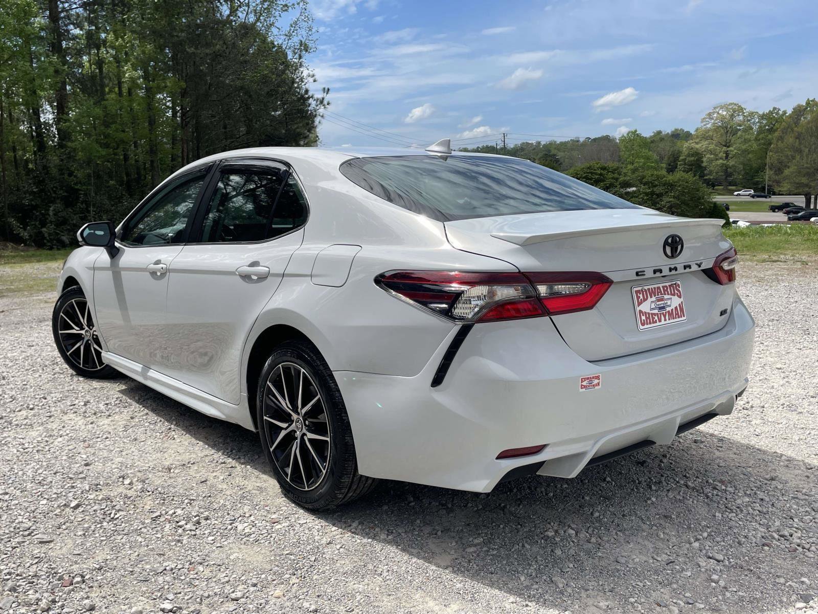Used 2022 Toyota Camry SE image 24