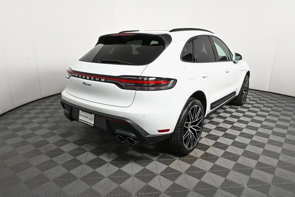 Certified 2026 Porsche Macan AWD/4WD image 29