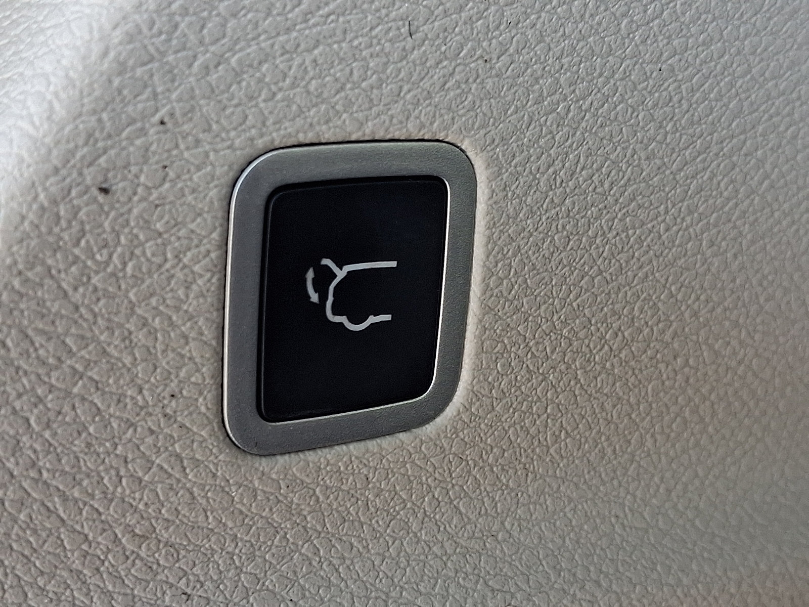 Used 2023 Chrysler Pacifica Limited w/ Uconnect Theater Family Group FWD image 33