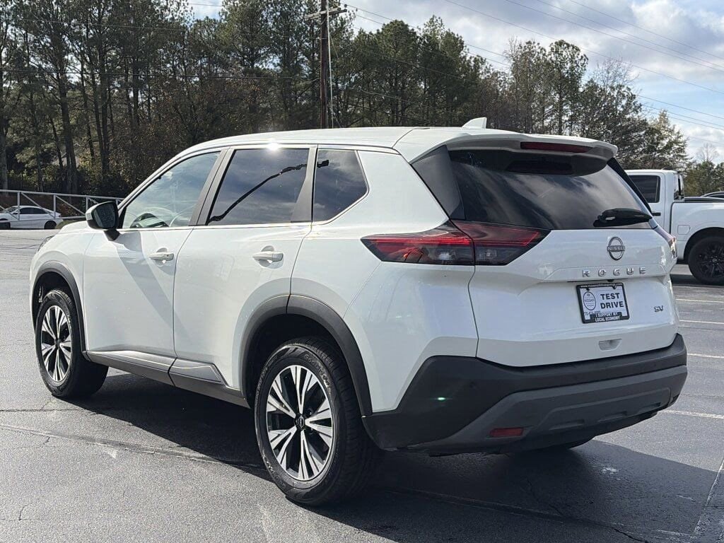 Certified 2023 Nissan Rogue SV image 3