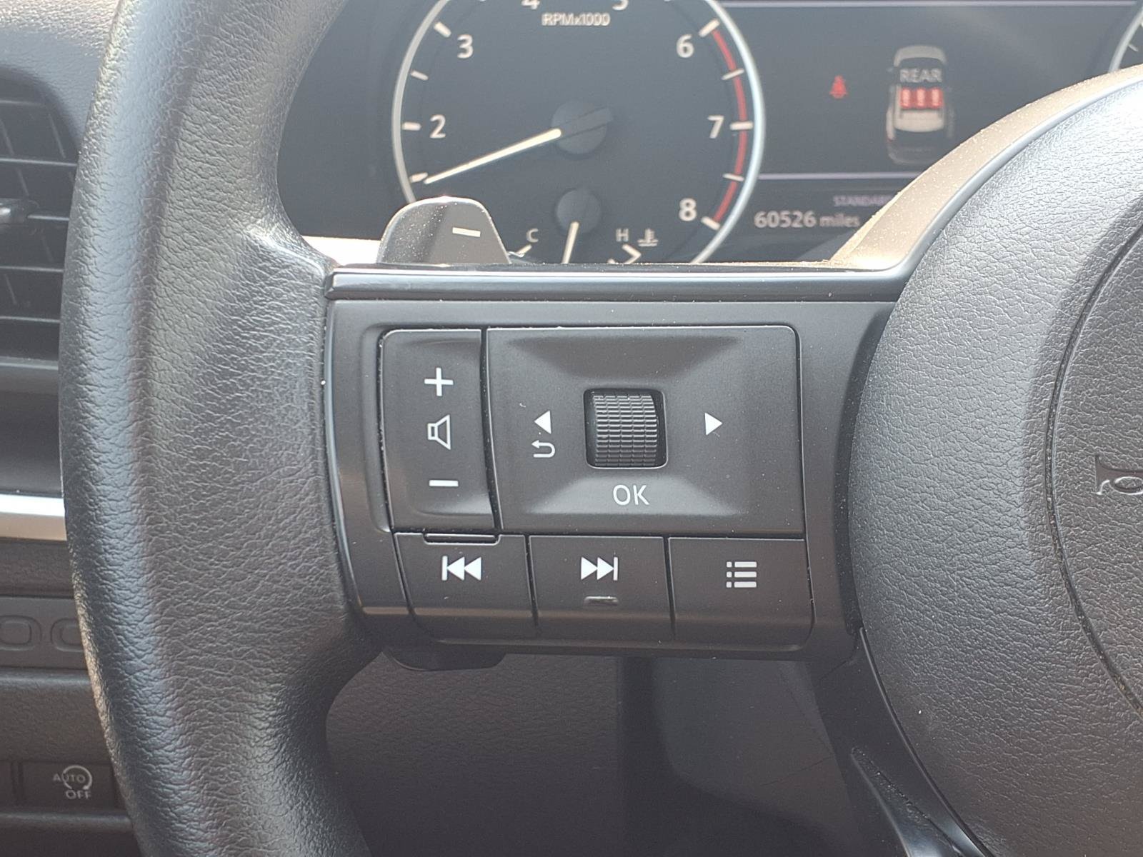 Used 2024 Nissan Rogue S FWD image 15