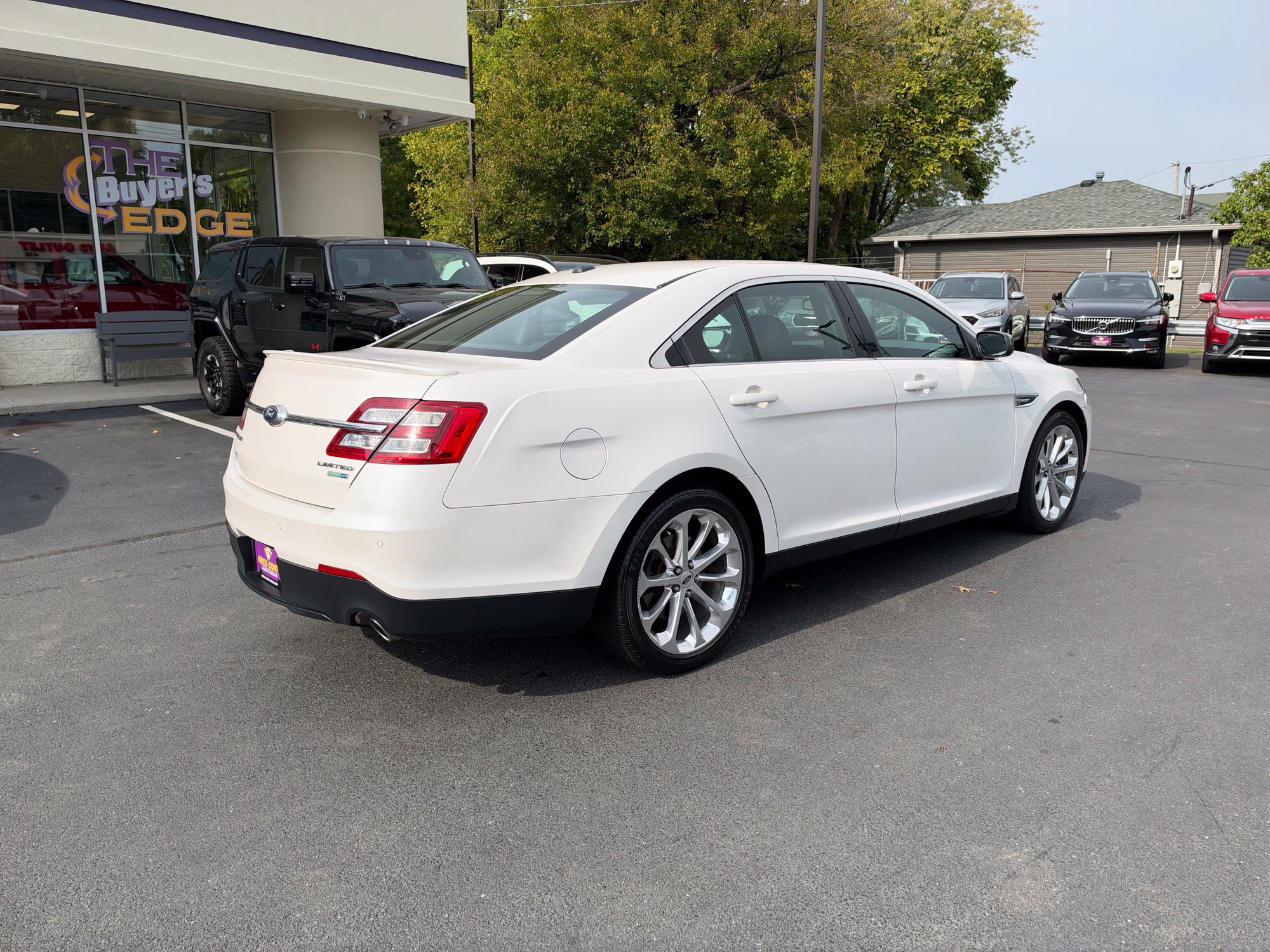 Used 2017 Ford Taurus Limited AWD/4WD image 6
