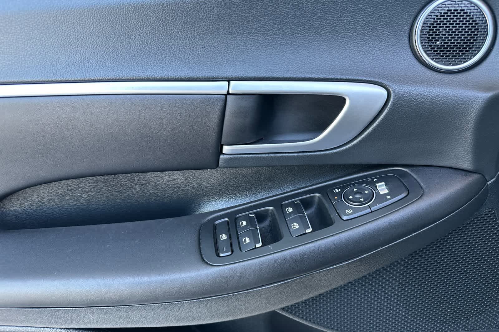 Used 2024 Hyundai Sonata SEL w/ Convenience Package FWD image 12