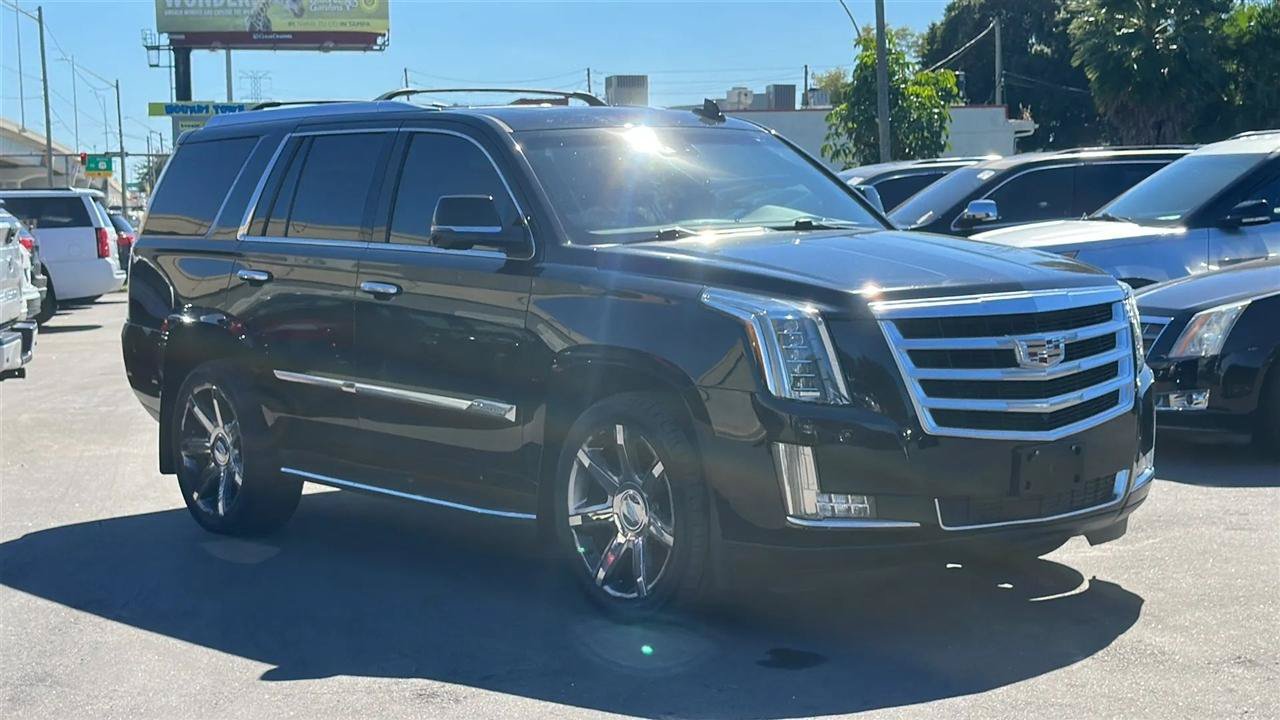Used 2015 Cadillac Escalade Luxury AWD/4WD image 57