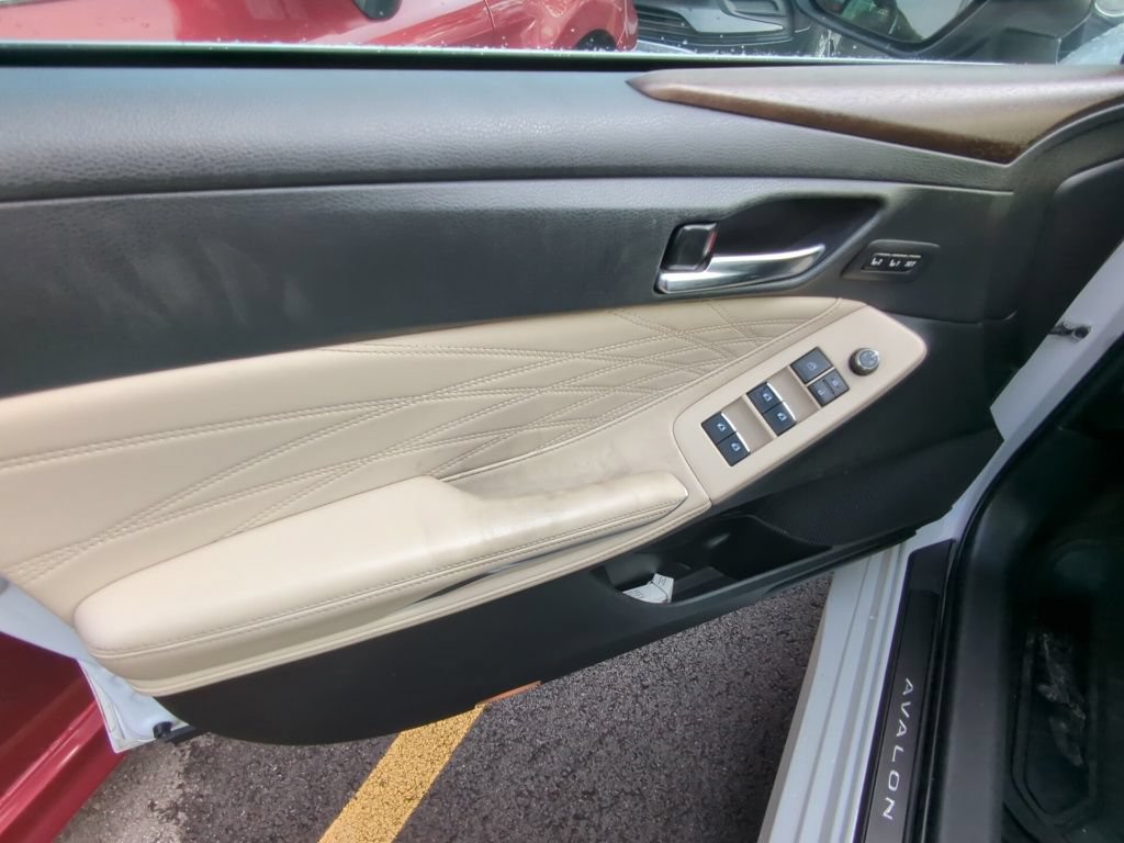 Used 2019 Toyota Avalon Limited FWD image 8