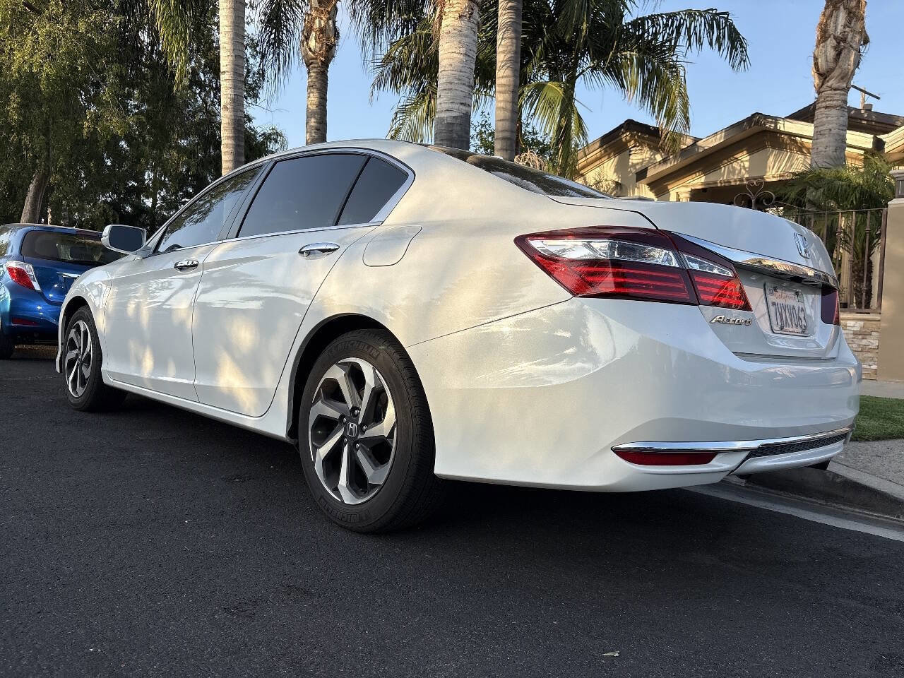 Used 2017 Honda Accord EX image 5