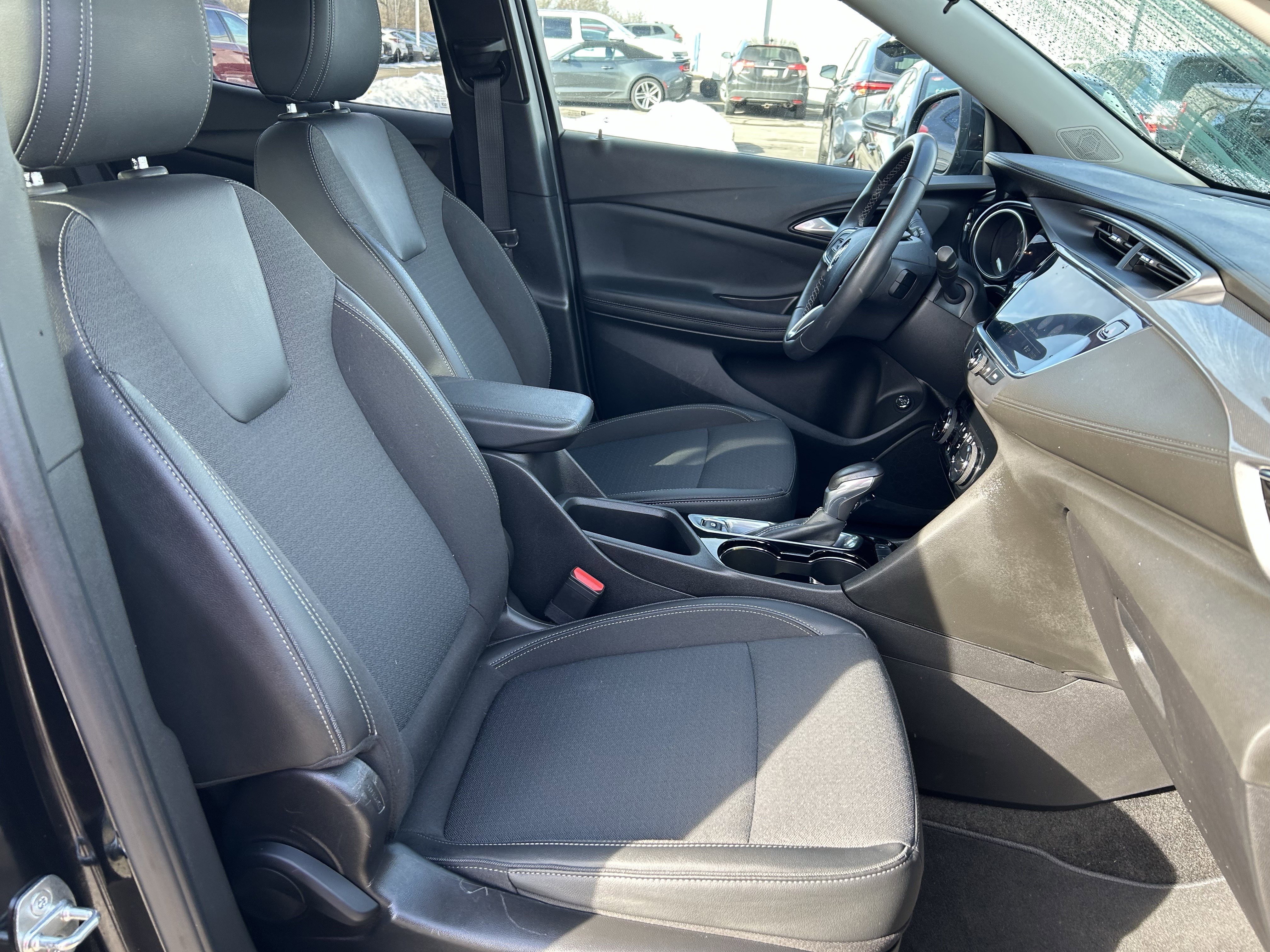 Used 2020 Buick Encore GX Select image 34