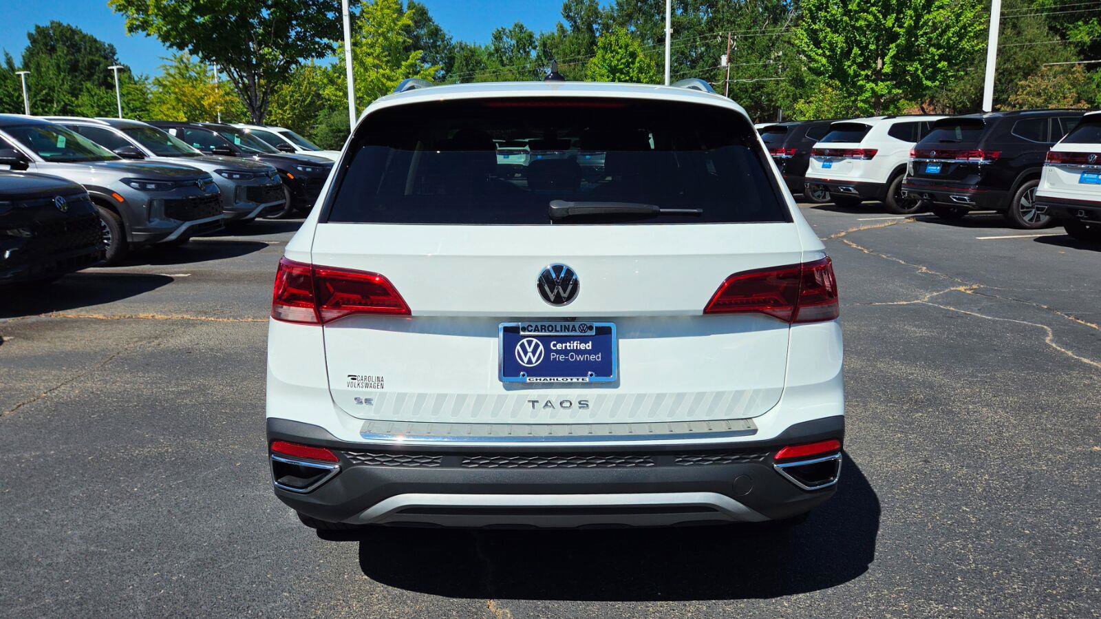 Certified 2023 Volkswagen Taos SE w/ Panoramic Sunroof Package FWD image 4