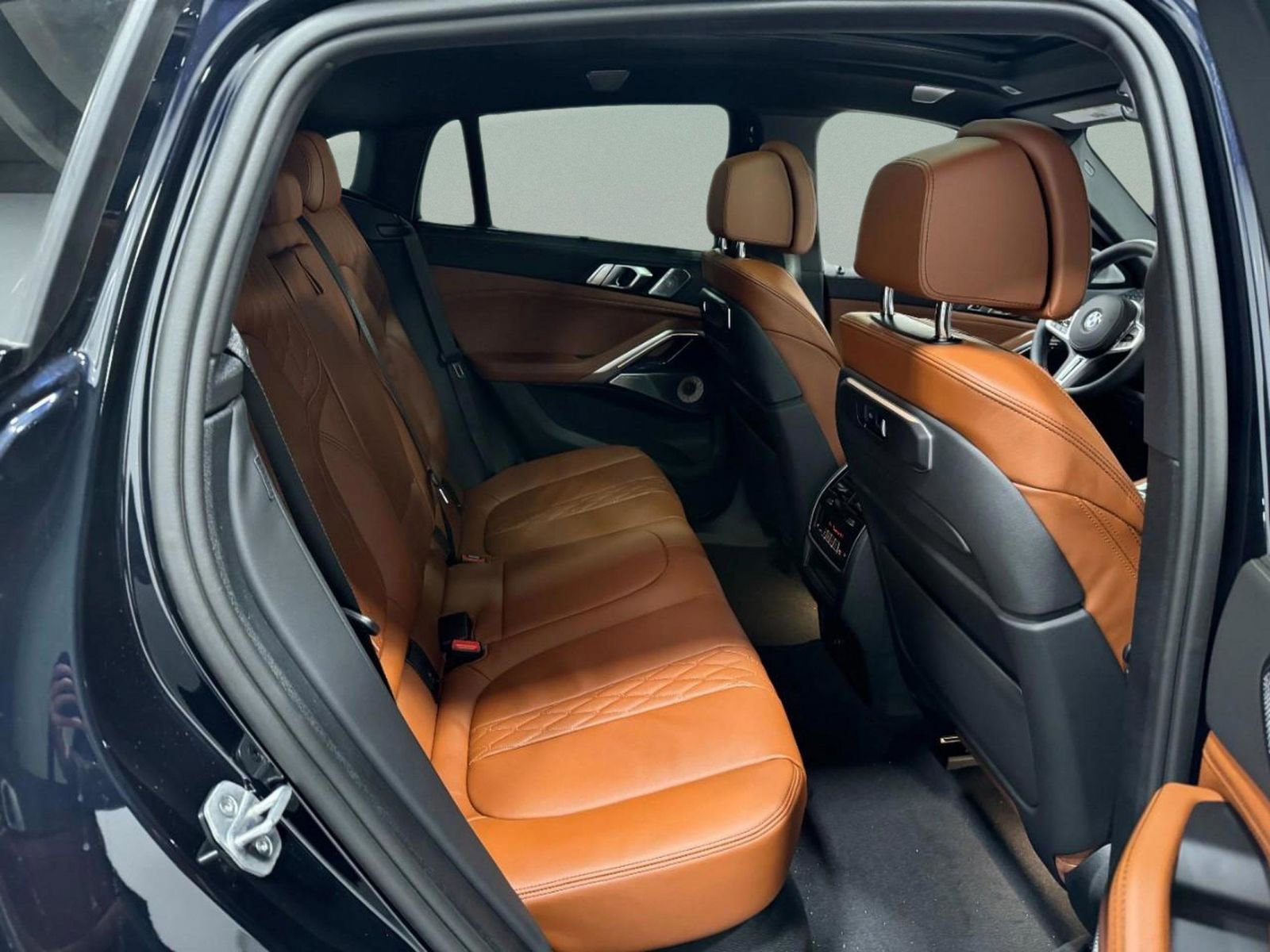 New 2026 BMW X6 M60i image 9