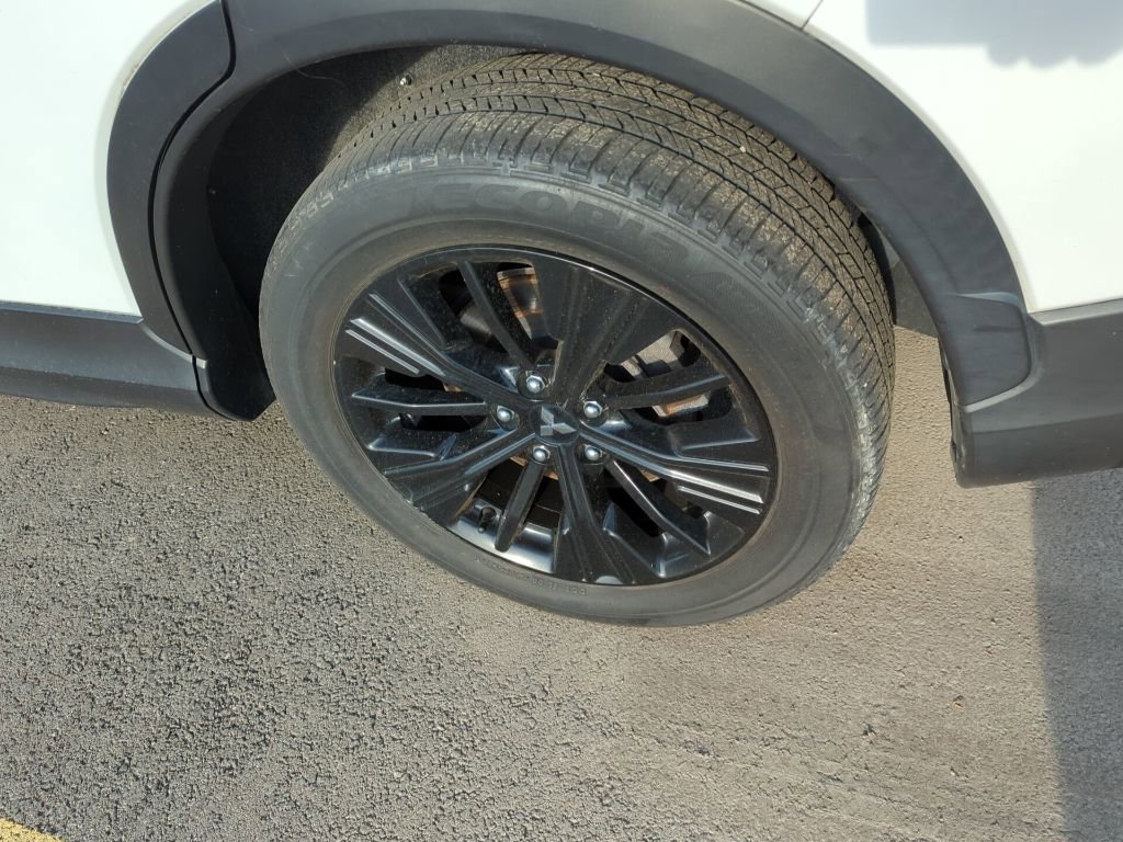 Used 2022 Mitsubishi Eclipse Cross LE image 4