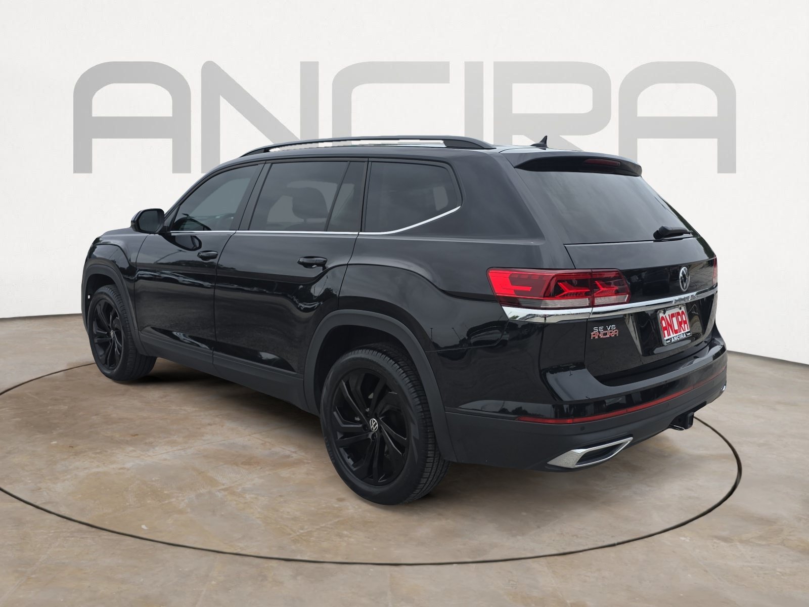Used 2023 Volkswagen Atlas SE w/ Black Wheel Package FWD image 8