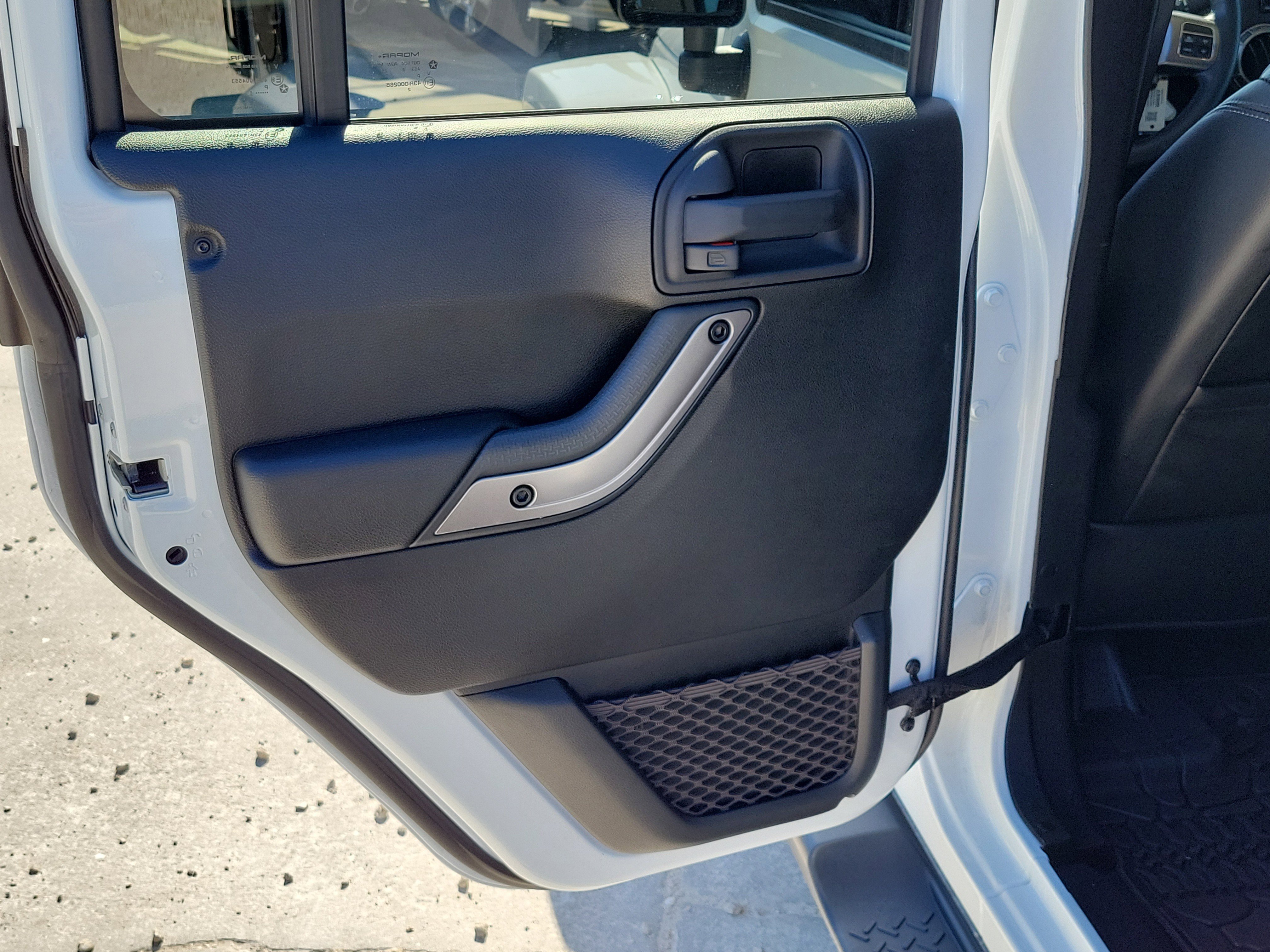 Used 2018 Jeep Wrangler Unlimited Sahara AWD/4WD image 12