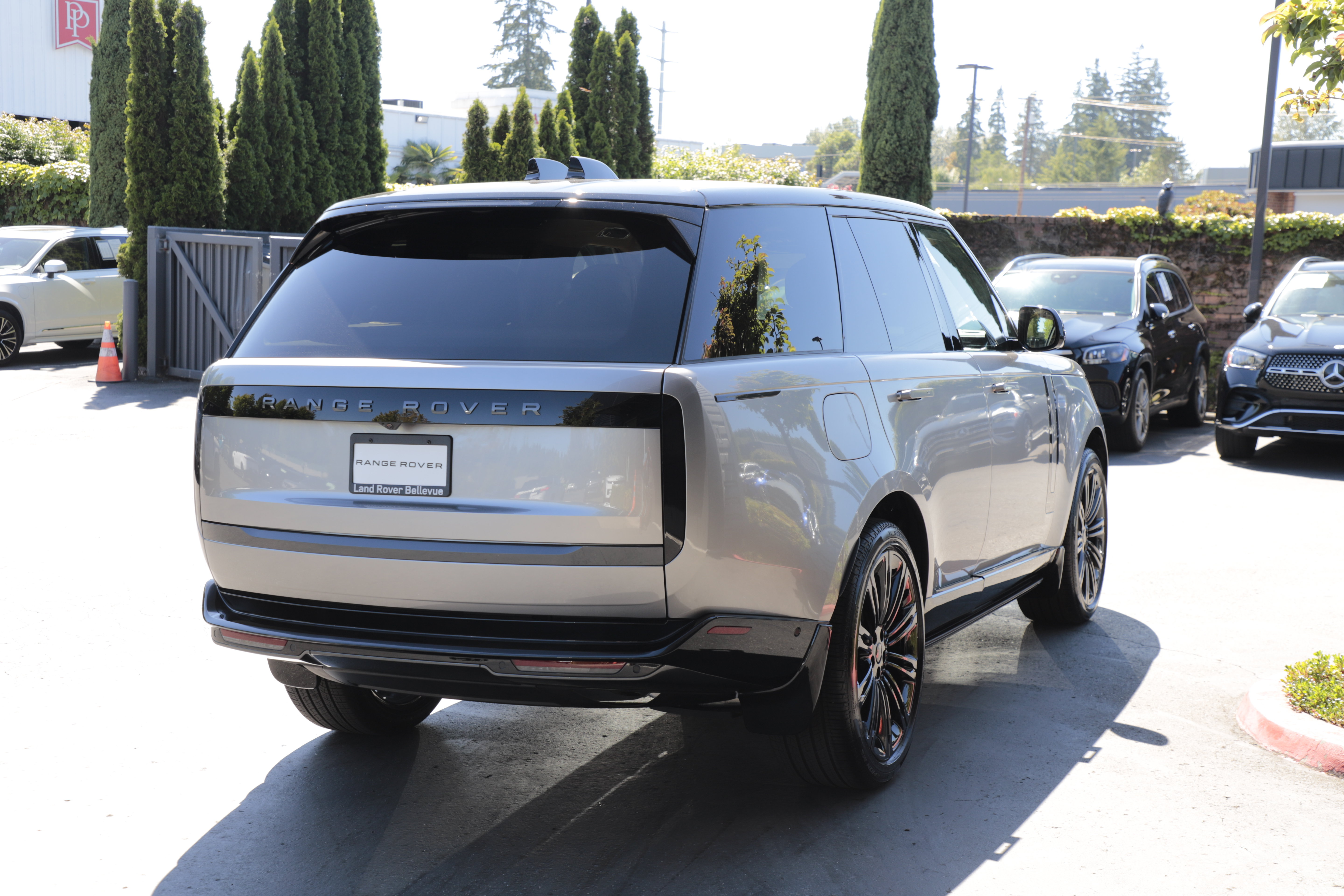 New 2026 Land Rover Range Rover SE AWD/4WD image 10