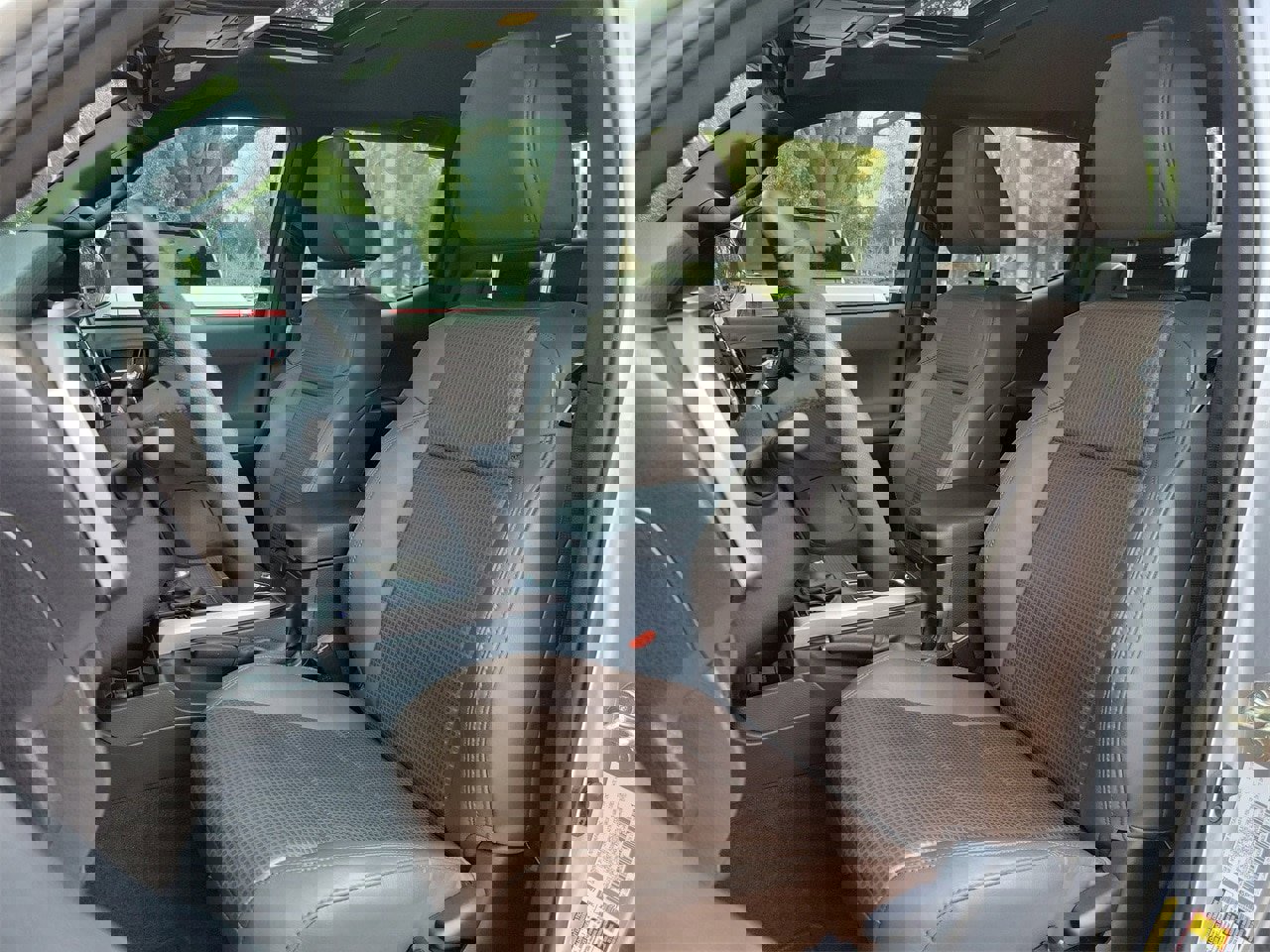 Used 2018 Toyota Tacoma Limited image 17