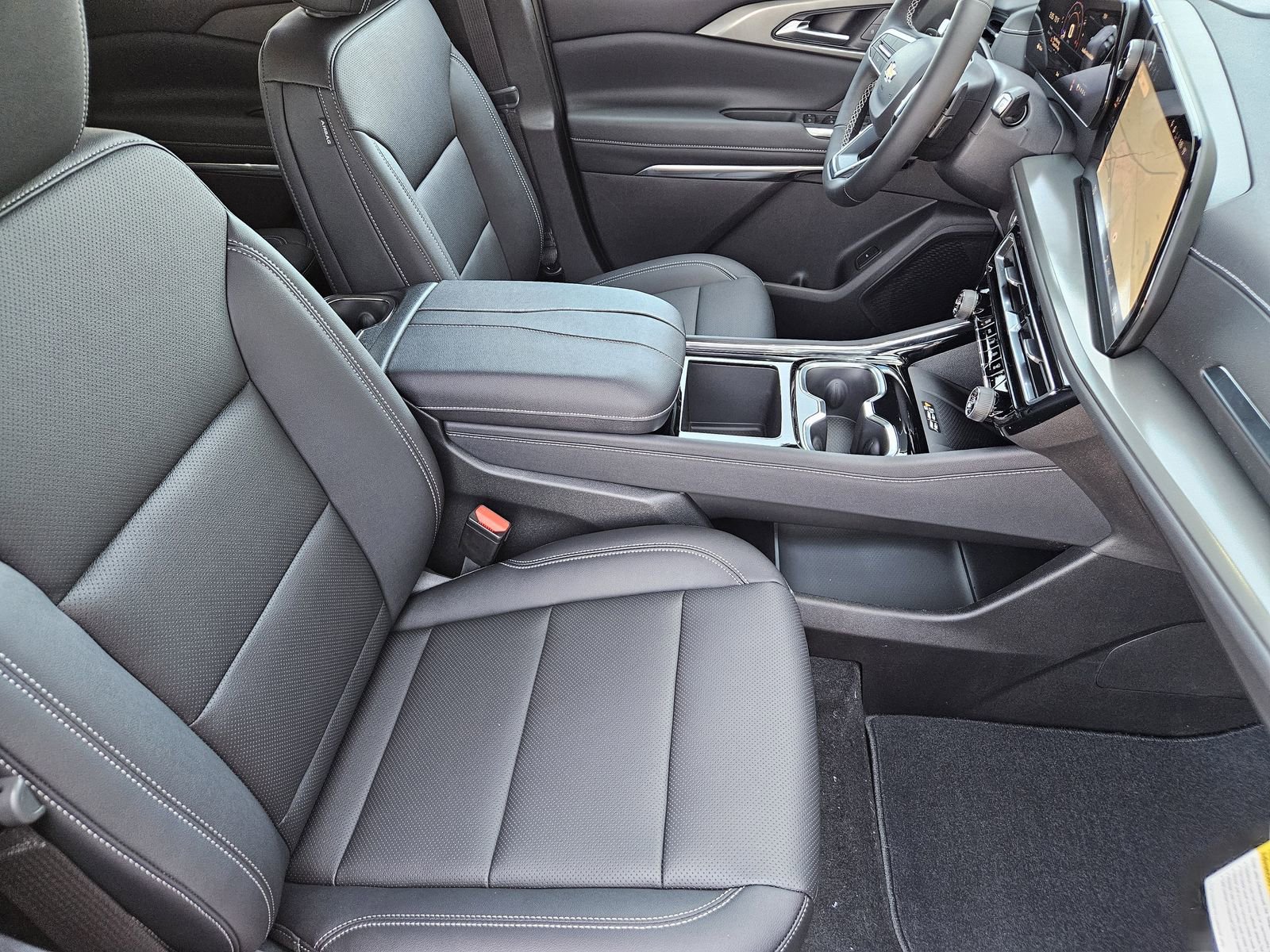 New 2026 Chevrolet Traverse LT FWD image 16