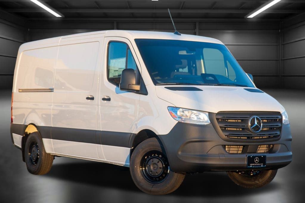 Used 2025 Mercedes-Benz Sprinter 2500 image 3