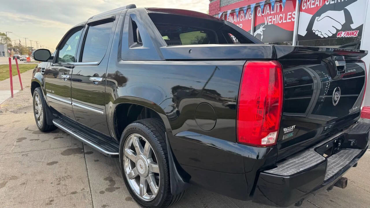 Used 2012 Cadillac Escalade EXT Luxury image 9