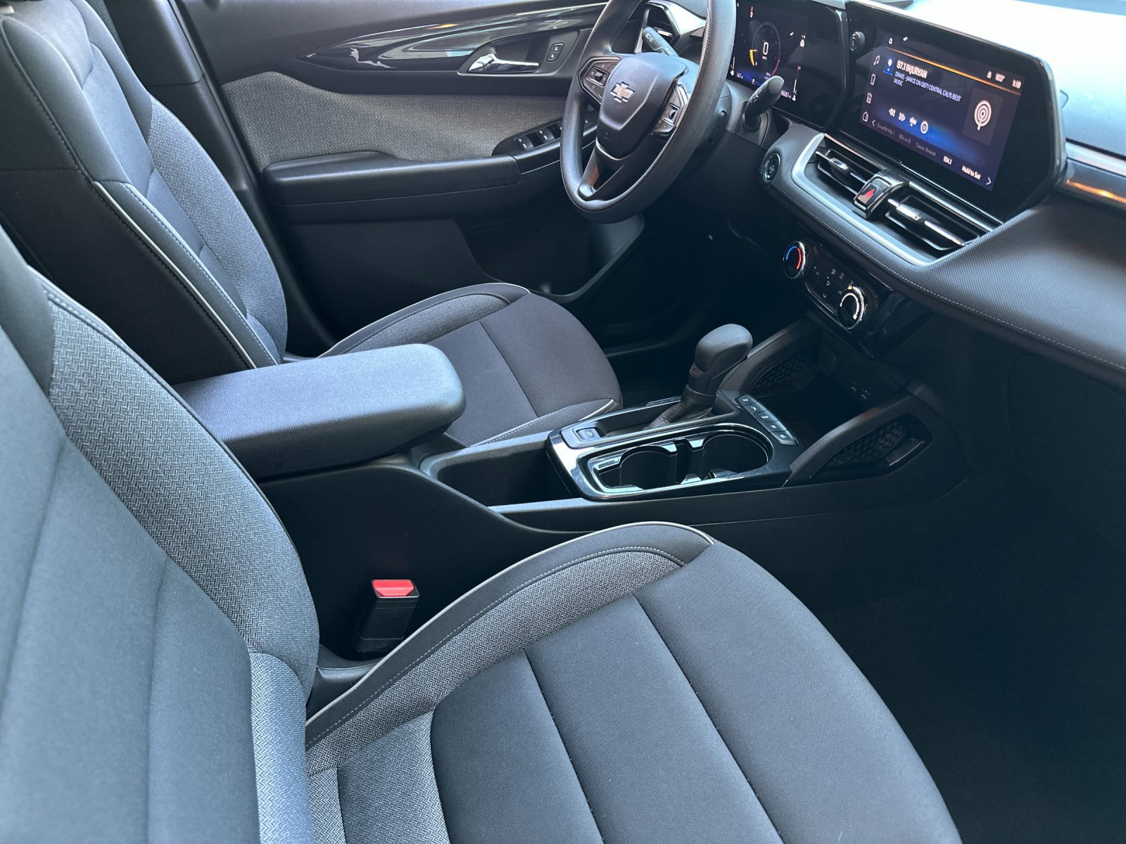 Used 2024 Chevrolet TrailBlazer LT w/ Driver Confidence Package FWD image 16