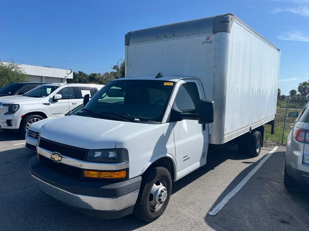 Used 2021 Chevrolet Express 4500 Extended w/ Power Convenience Package RWD image 2