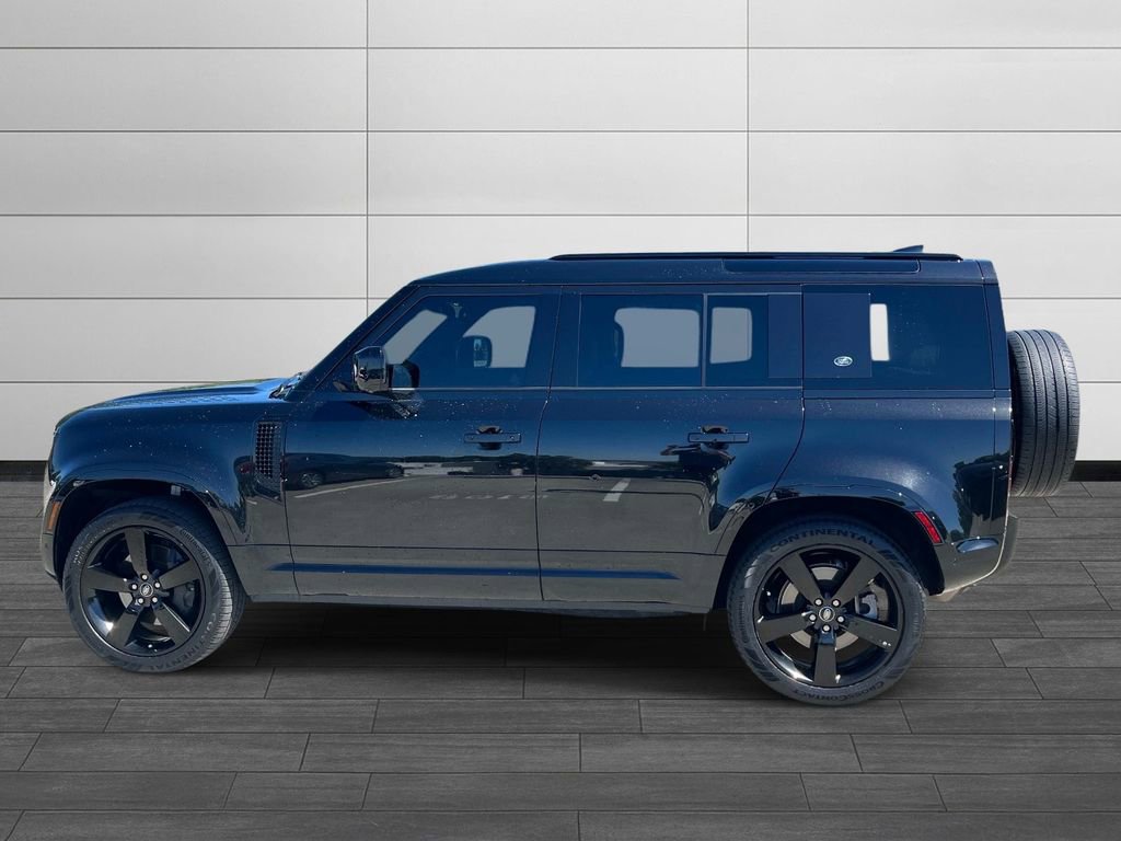 Certified 2023 Land Rover Defender 110 X-Dynamic SE AWD/4WD image 2