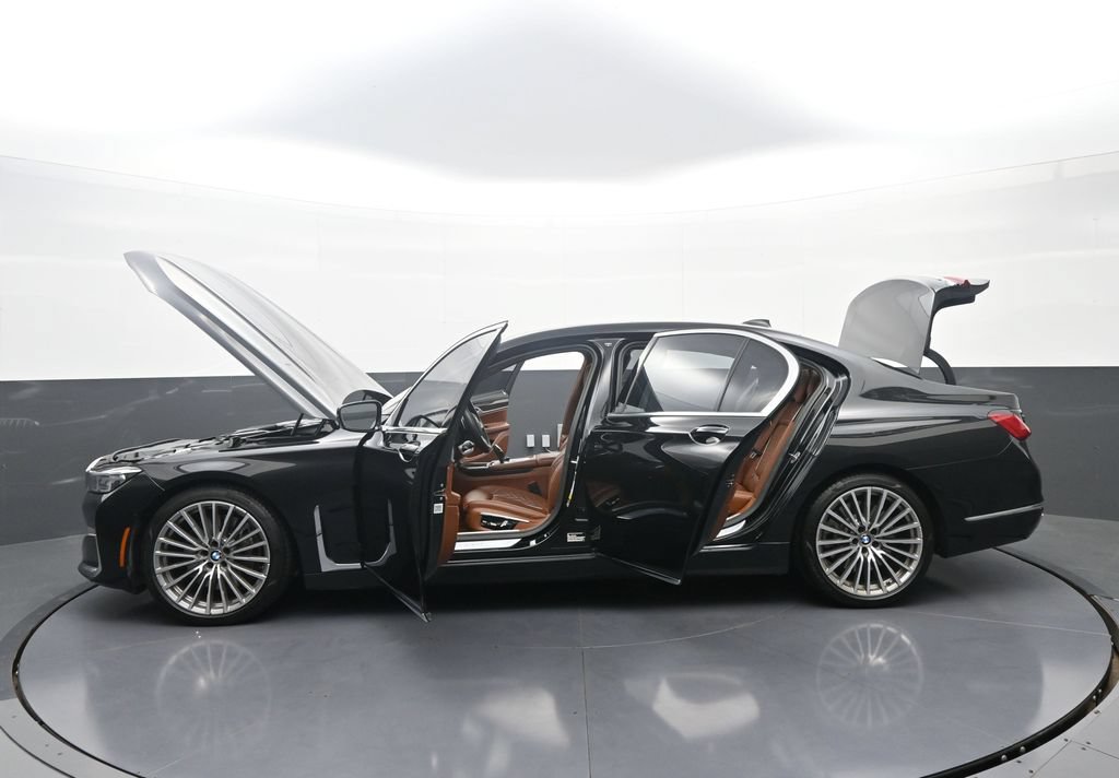 Used 2022 BMW 750i xDrive w/ Autobahn Package AWD/4WD image 41